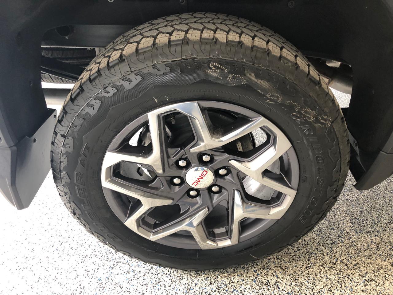 GMC Sierra 1500 4WD Crew Cab 147" SLT 2026