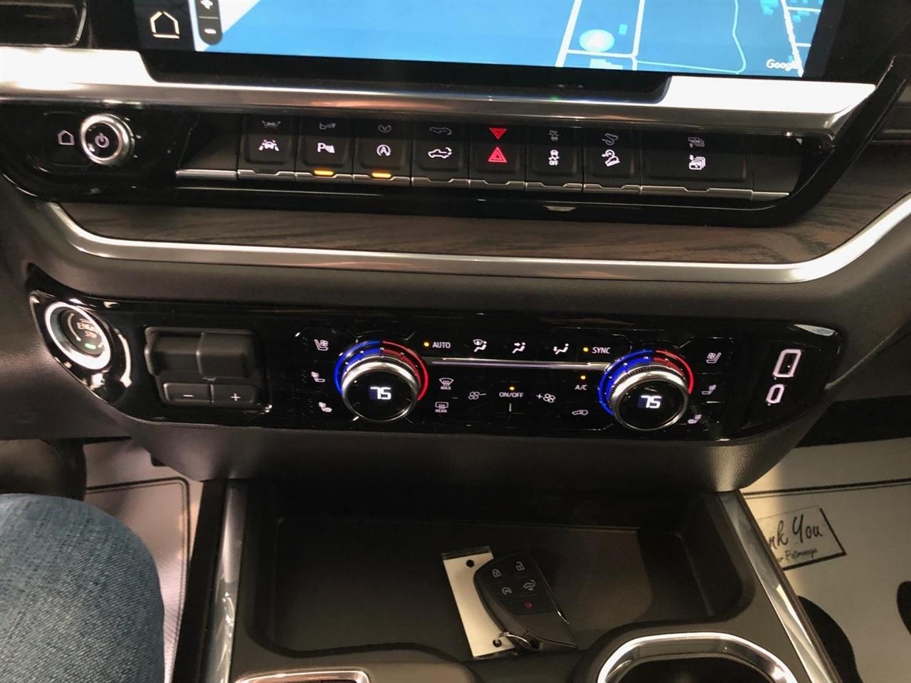 GMC Sierra 1500 4WD Crew Cab 147" SLT 2026