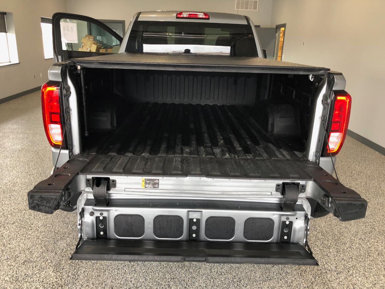 GMC Sierra 1500 4WD Reg Cab 126" Pro 2024