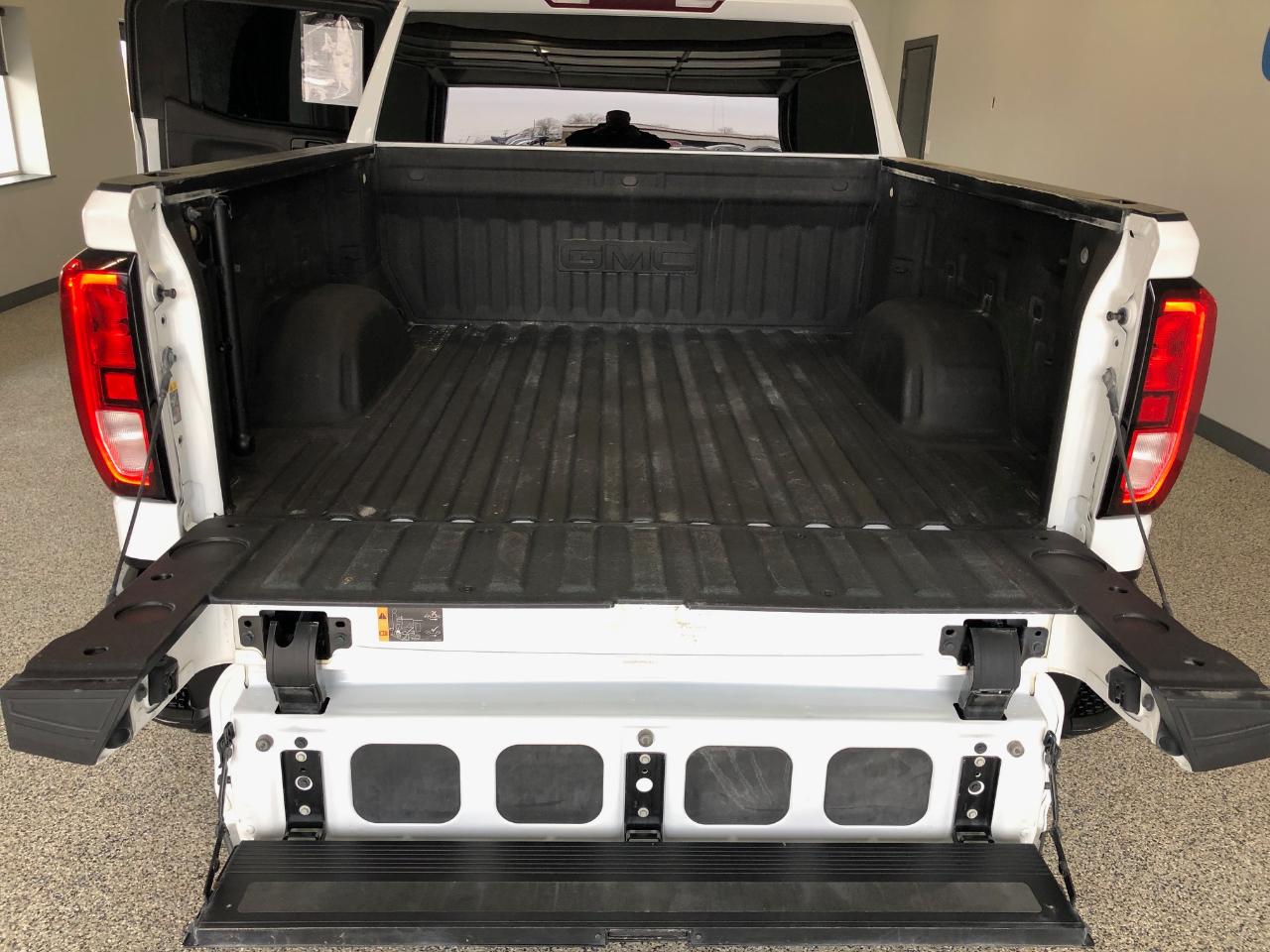 GMC Sierra 1500 4WD Crew Cab 147" Elevation w/3SB 2021