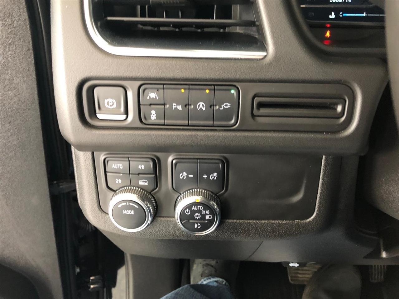 GMC Yukon 4WD 4dr SLT 2022