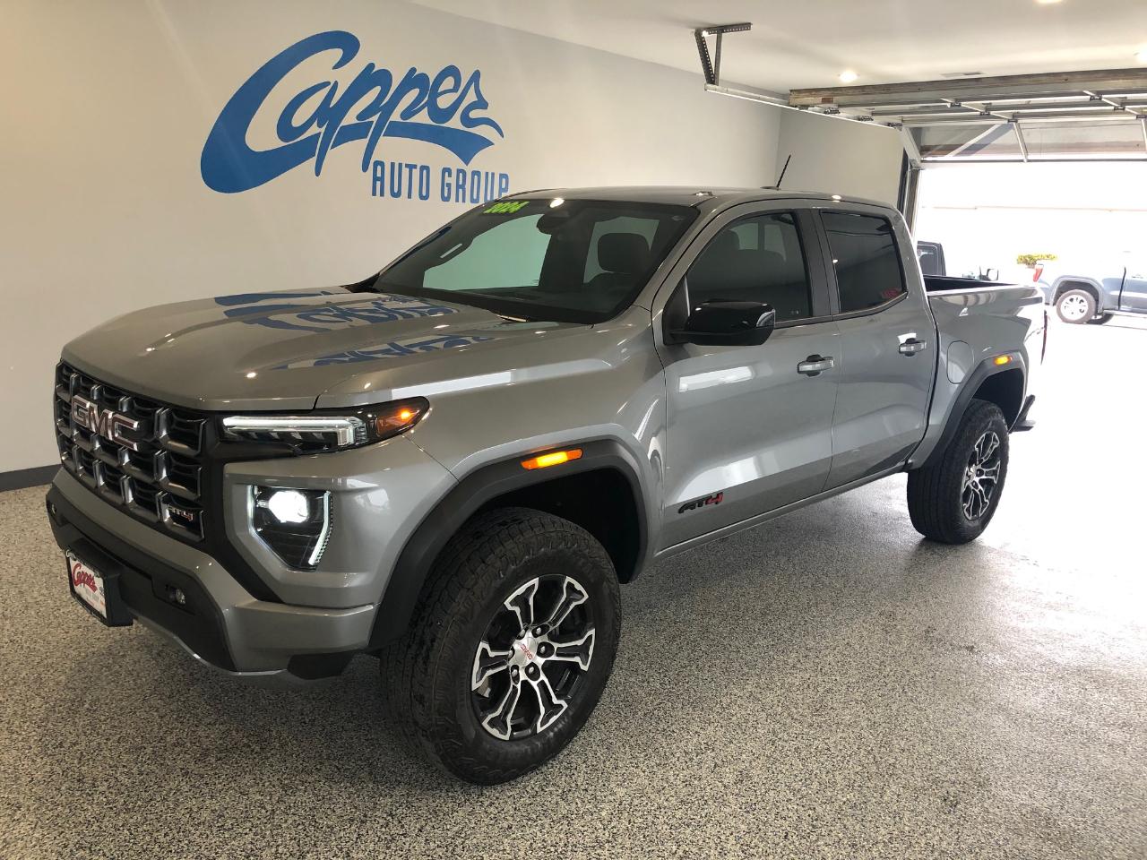 GMC Canyon 4WD Crew Cab AT4 2024