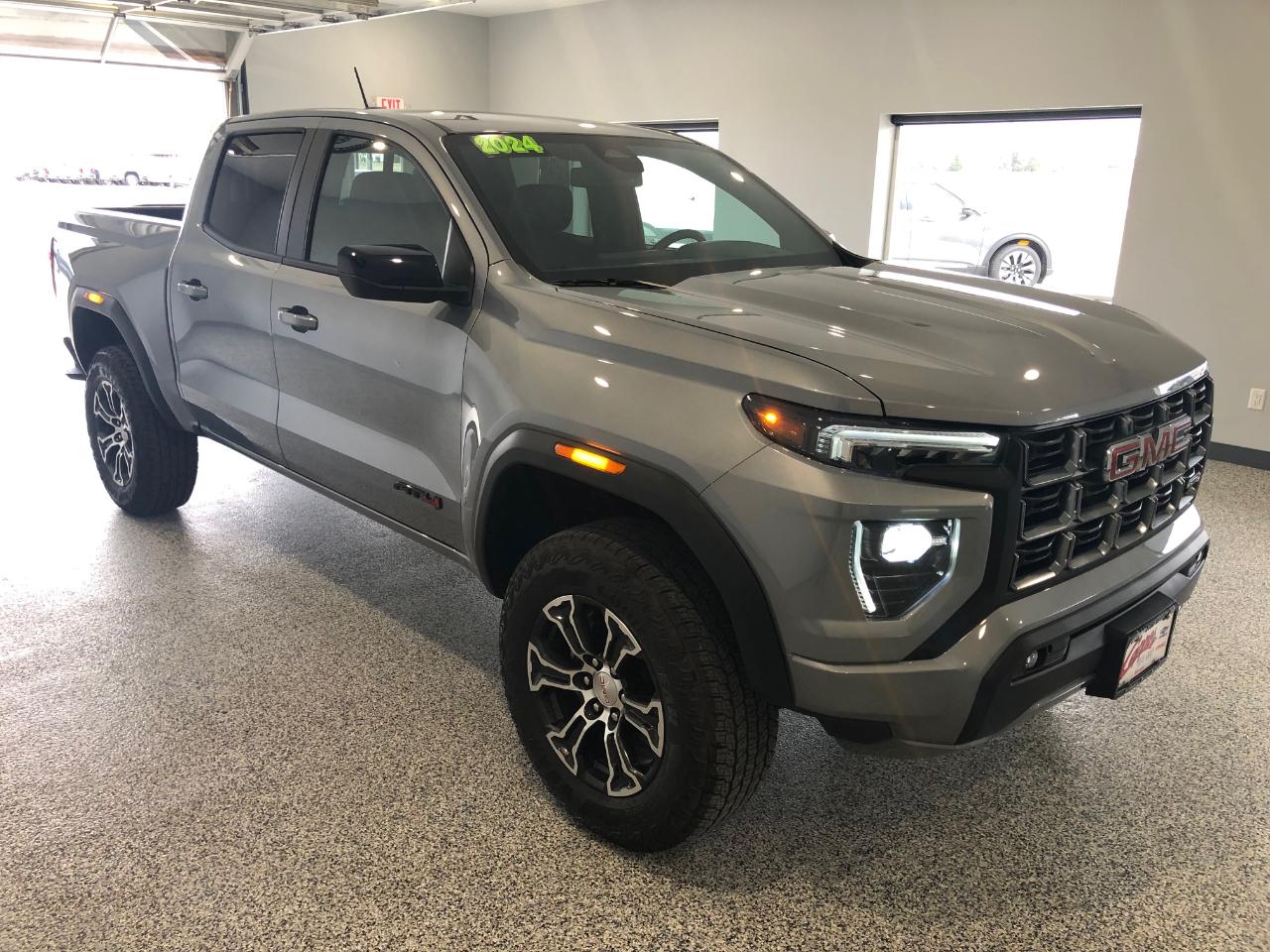 GMC Canyon 4WD Crew Cab AT4 2024