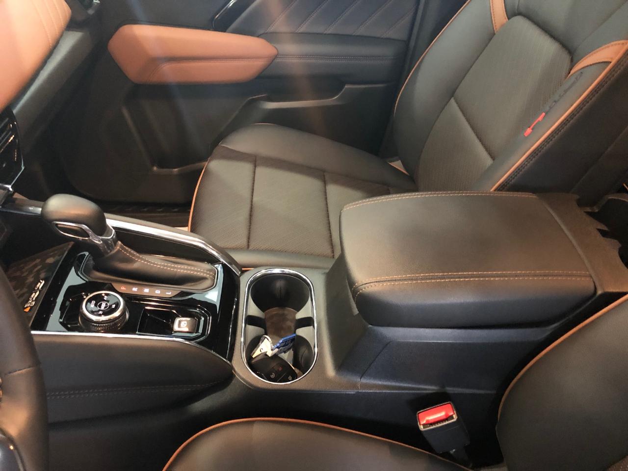 GMC Canyon 4WD Crew Cab AT4 2024