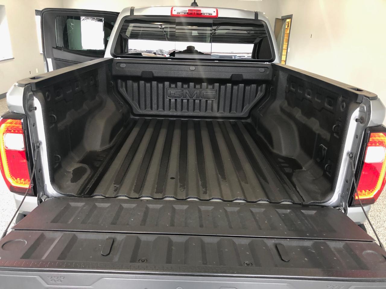 GMC Canyon 4WD Crew Cab AT4 2024