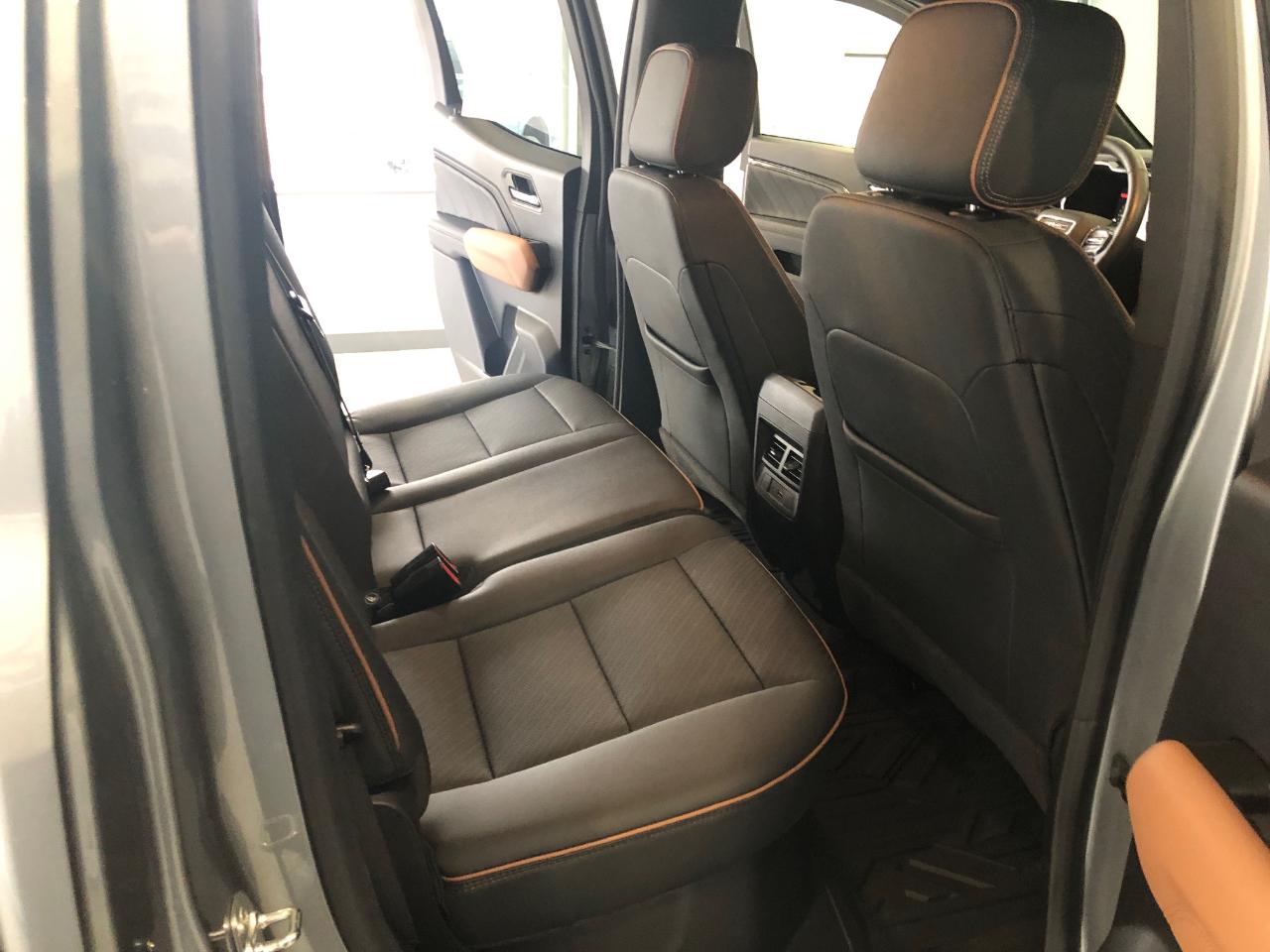 GMC Canyon 4WD Crew Cab AT4 2024