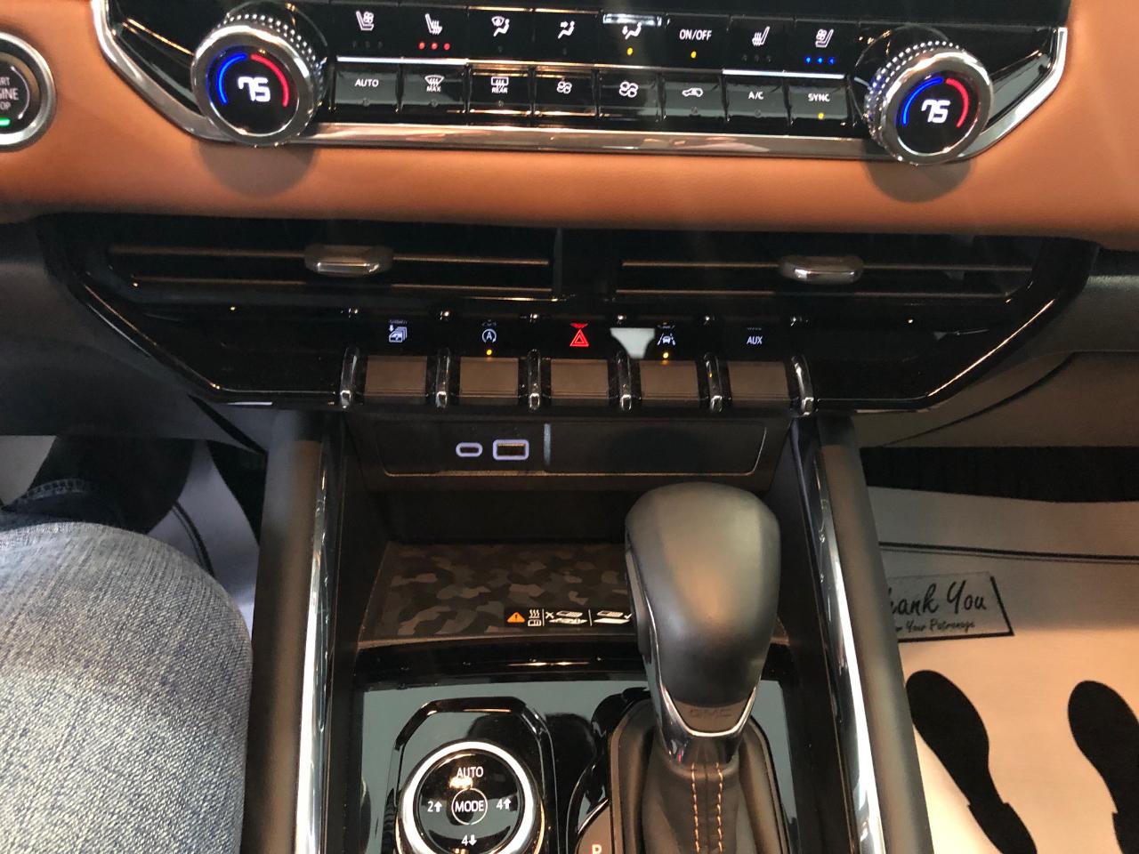 GMC Canyon 4WD Crew Cab AT4 2024