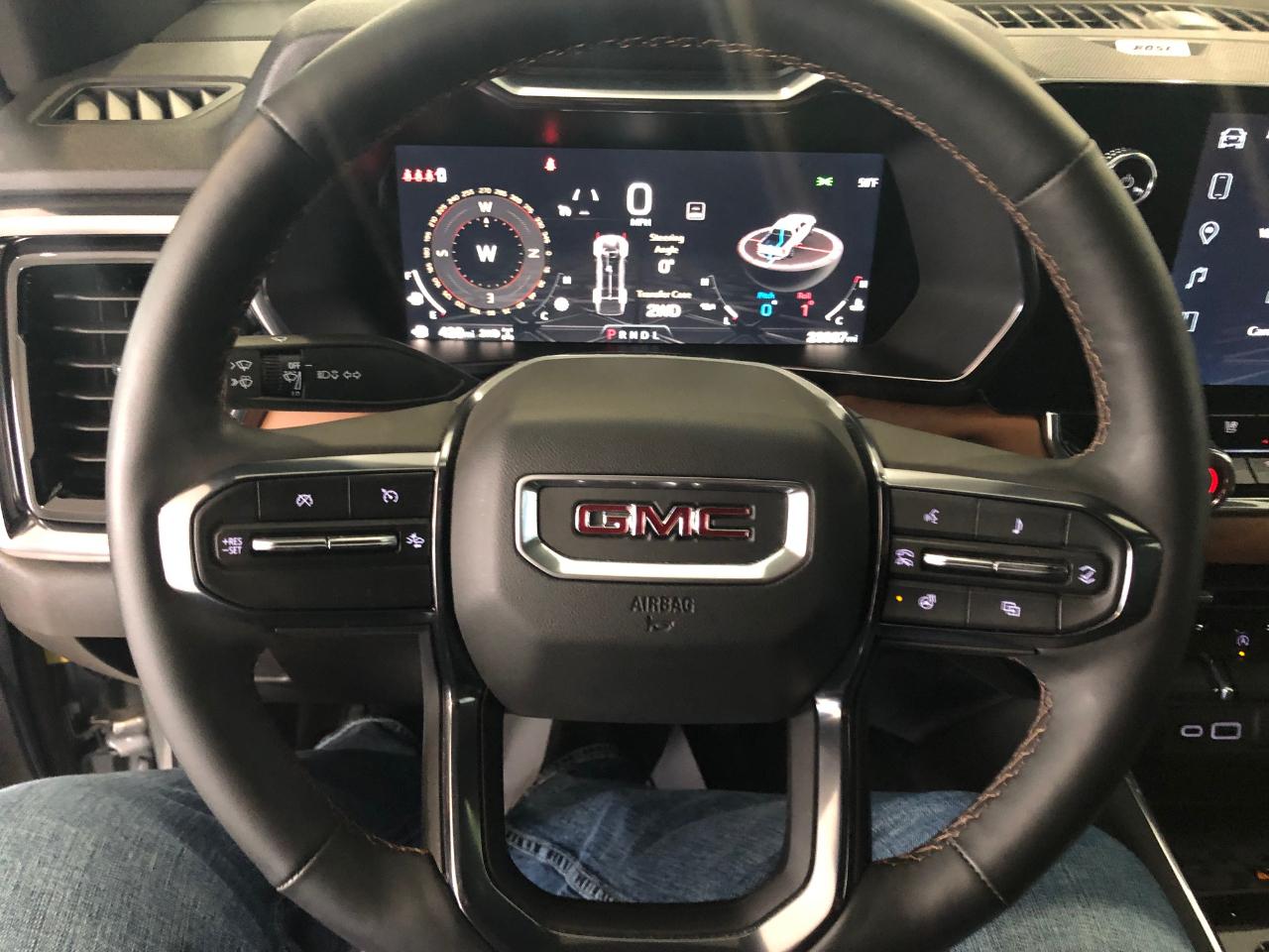 GMC Canyon 4WD Crew Cab AT4 2024