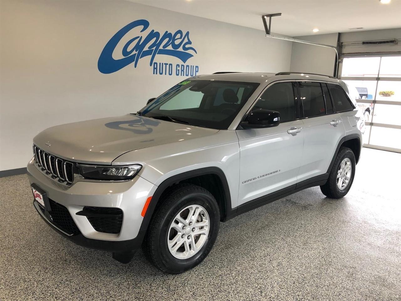 2023 Jeep Grand Cherokee Laredo 4x4