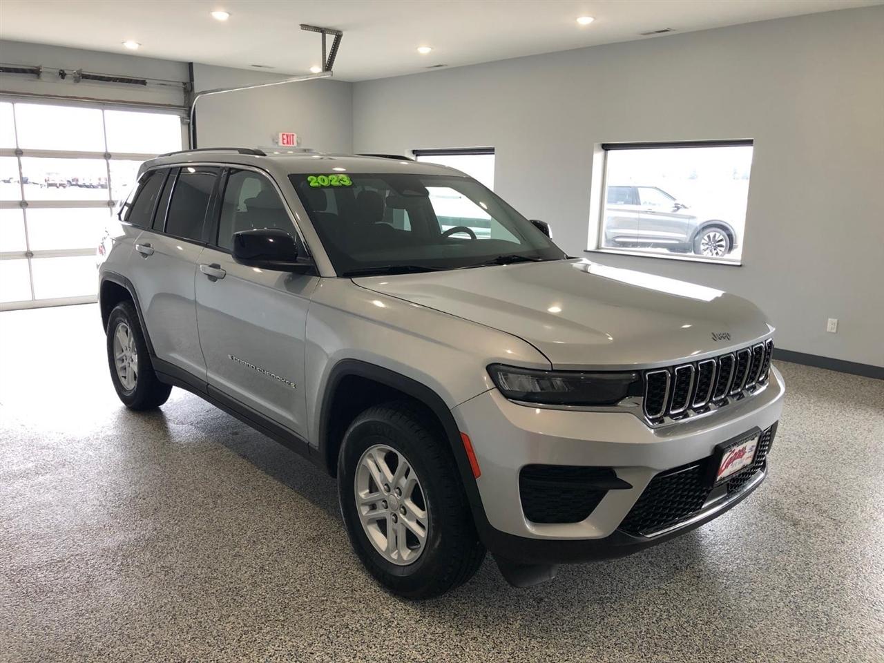Jeep Grand Cherokee Laredo 4x4 2023
