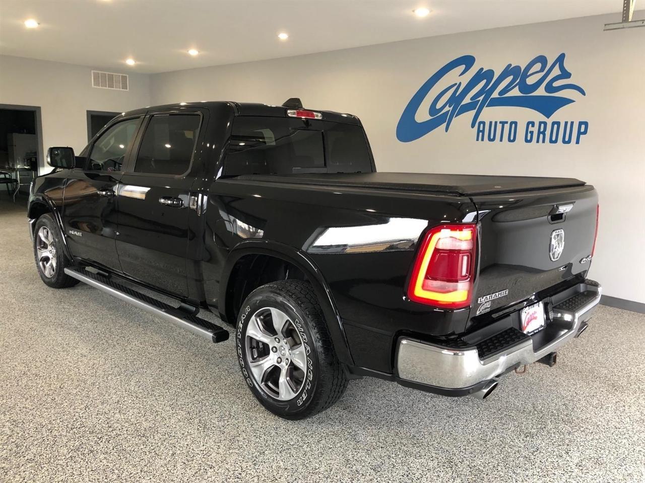 RAM 1500 Laramie 4x4 Crew Cab 5'7" Box 2020