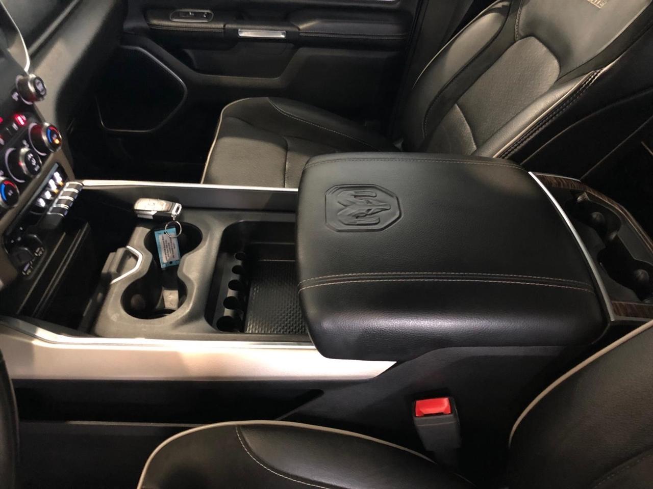 RAM 1500 Laramie 4x4 Crew Cab 5'7" Box 2020