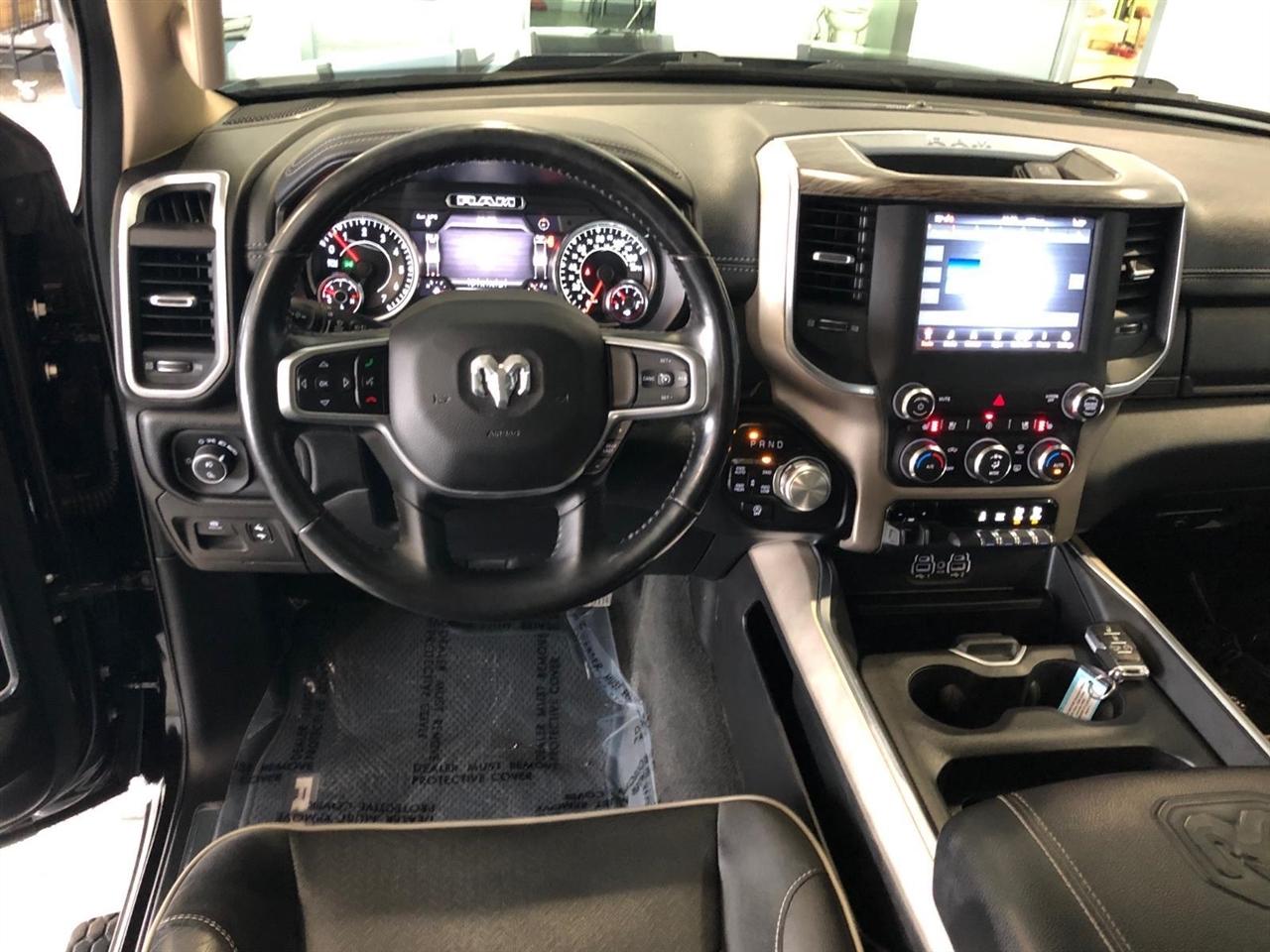 RAM 1500 Laramie 4x4 Crew Cab 5'7" Box 2020