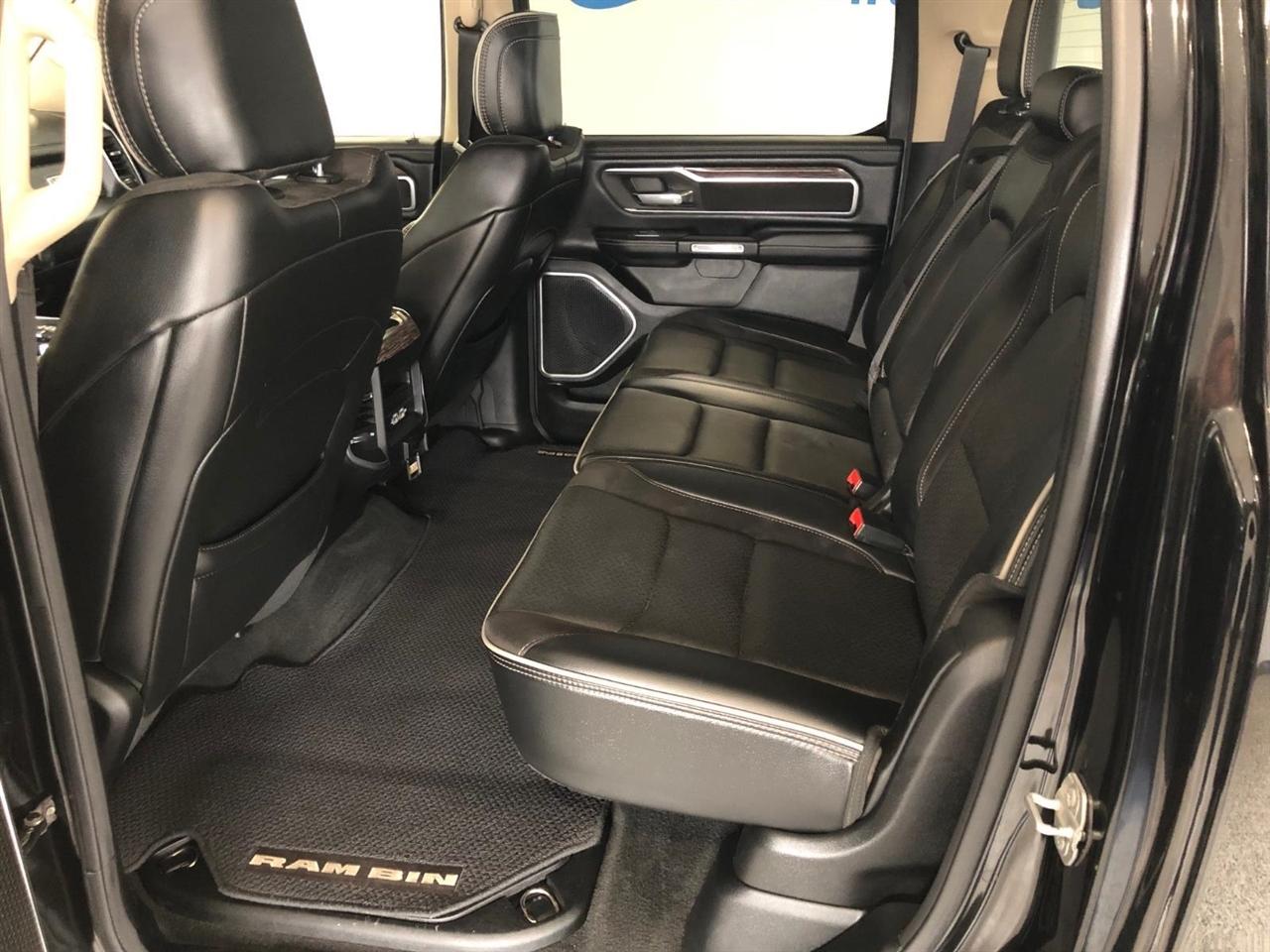 RAM 1500 Laramie 4x4 Crew Cab 5'7" Box 2020