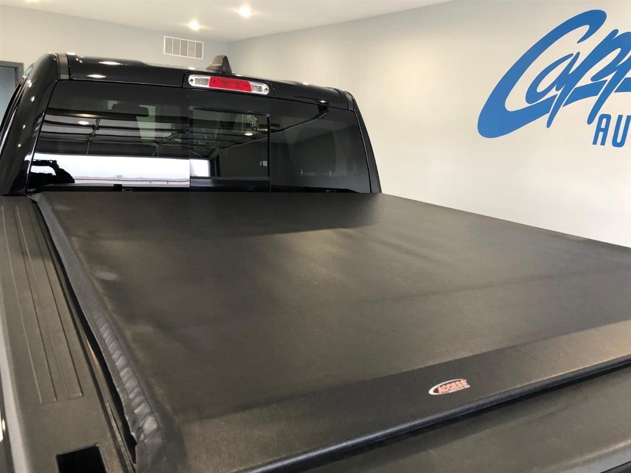 RAM 1500 Laramie 4x4 Crew Cab 5'7" Box 2020