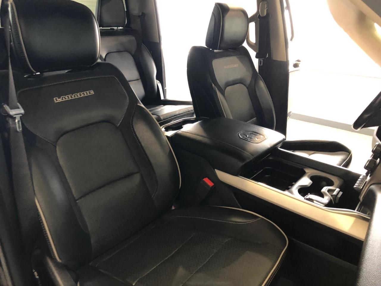 RAM 1500 Laramie 4x4 Crew Cab 5'7" Box 2020