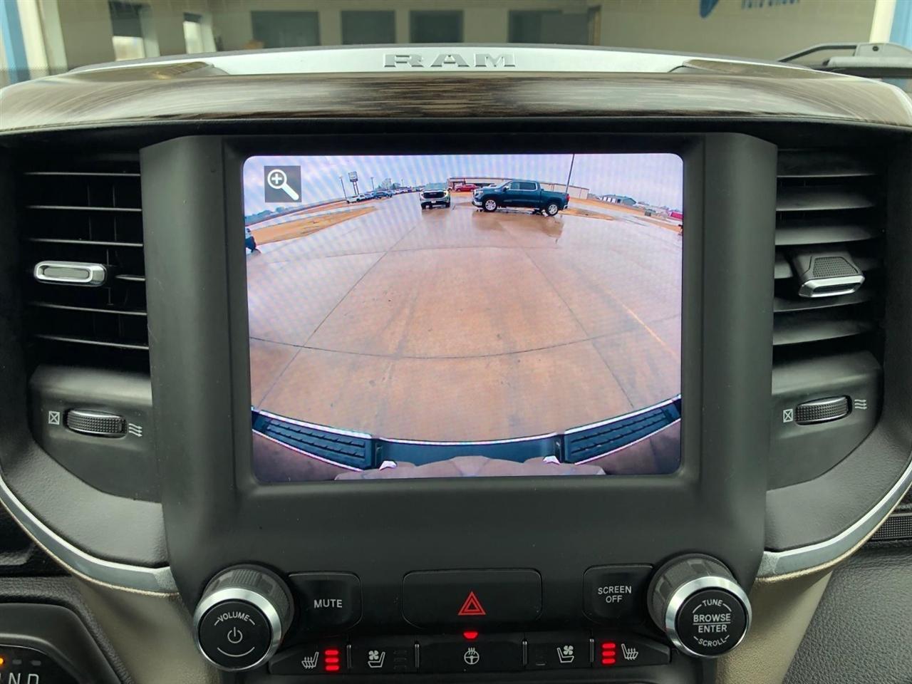 RAM 1500 Laramie 4x4 Crew Cab 5'7" Box 2020