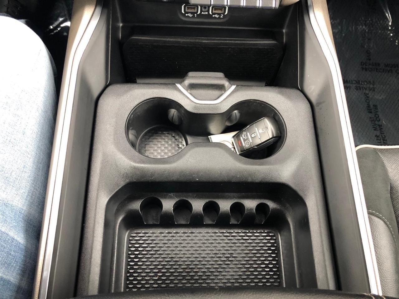 RAM 1500 Laramie 4x4 Crew Cab 5'7" Box 2020