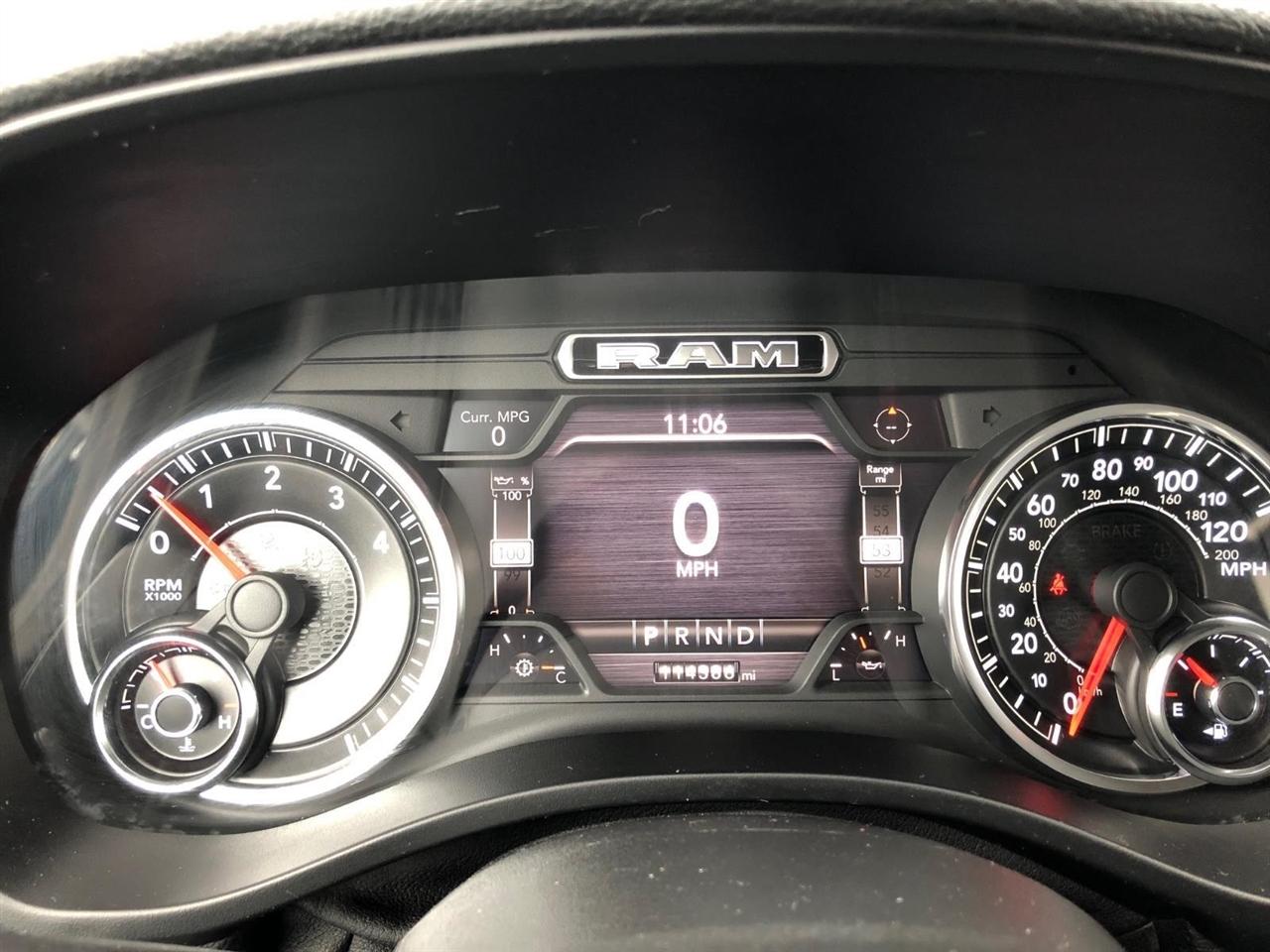 RAM 1500 Laramie 4x4 Crew Cab 5'7" Box 2020