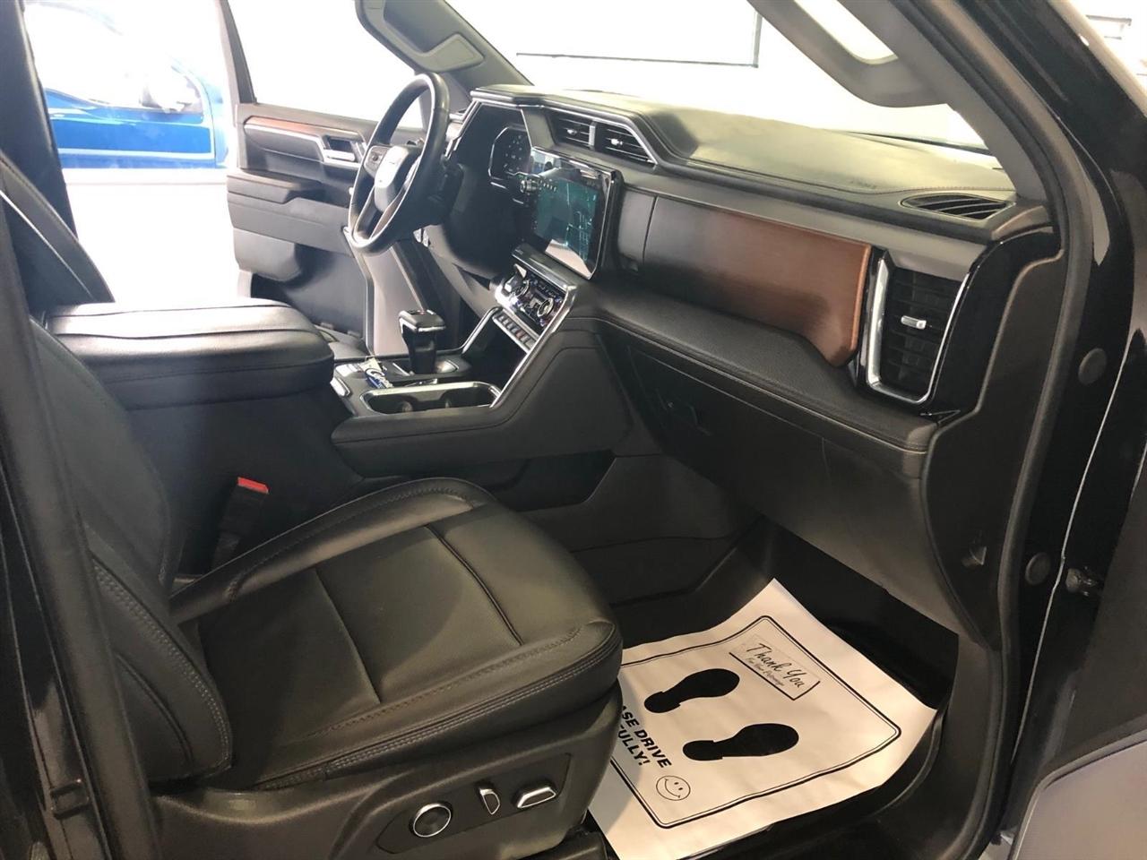 GMC Sierra 1500 4WD Crew Cab 147" Denali 2025