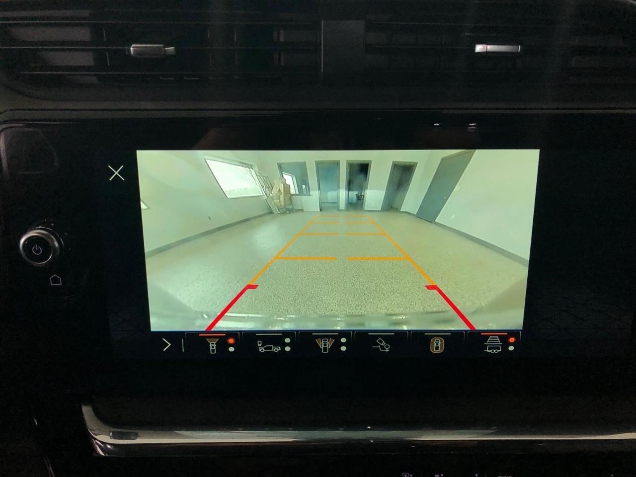 GMC Sierra 1500 4WD Crew Cab 147" Denali 2025