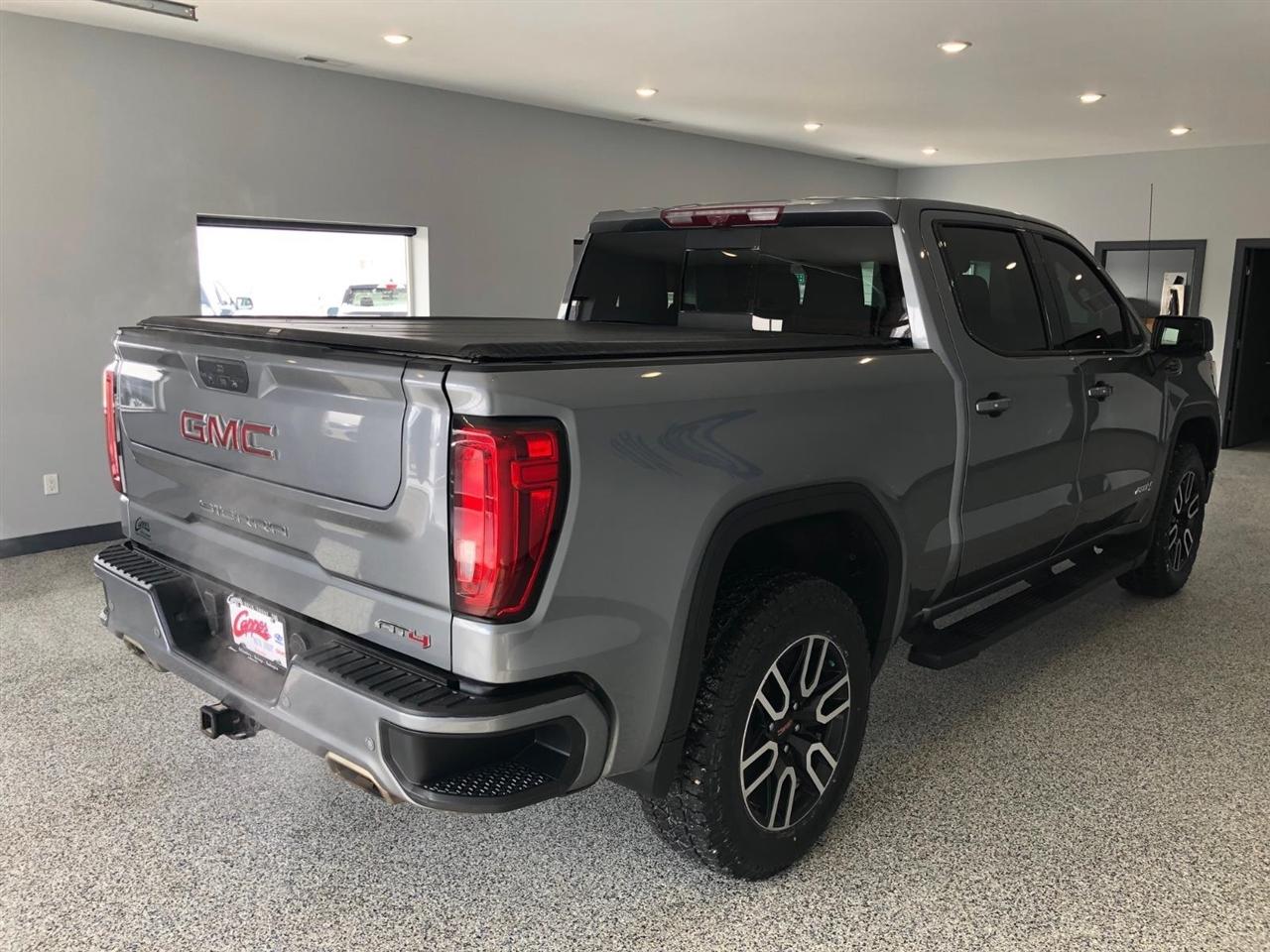GMC Sierra 1500 4WD Crew Cab 147" AT4 2020