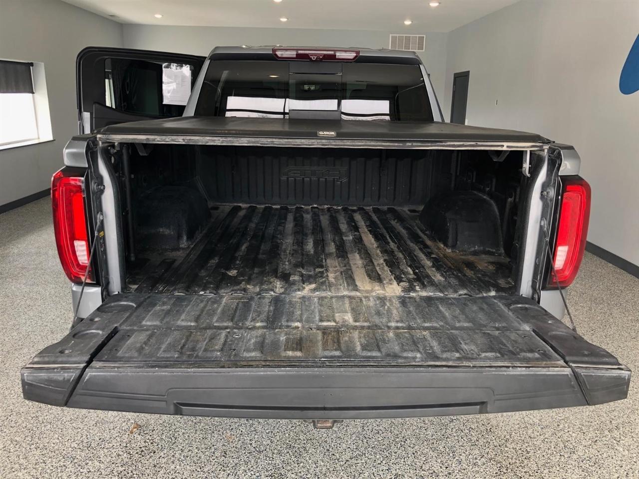 GMC Sierra 1500 4WD Crew Cab 147" AT4 2020