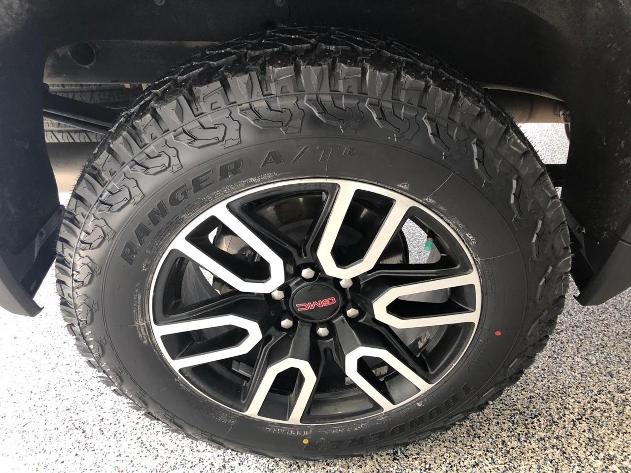 GMC Sierra 1500 4WD Crew Cab 147" AT4 2020