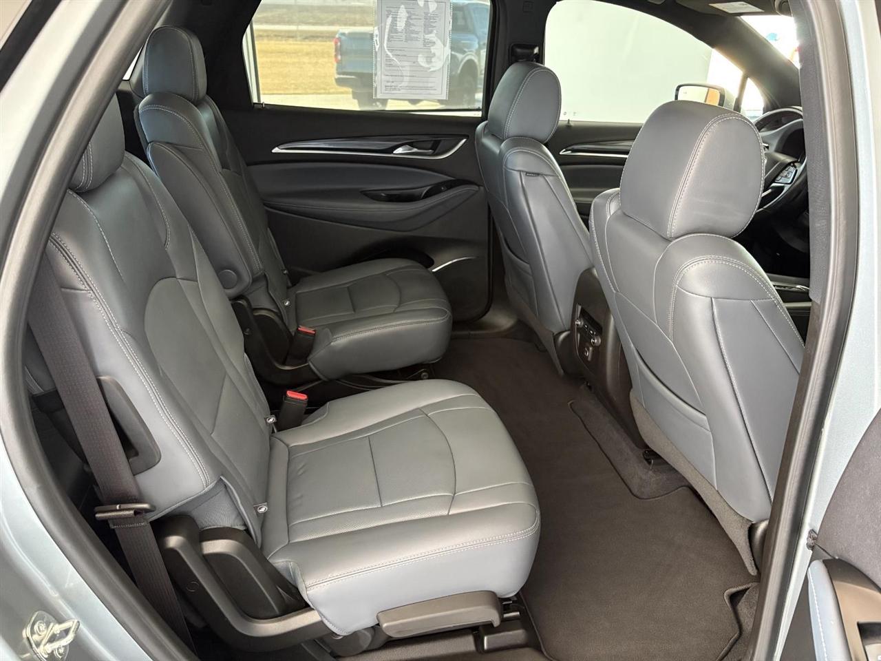 Buick Enclave AWD 4dr Essence 2023