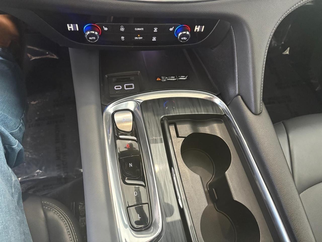 Buick Enclave AWD 4dr Essence 2023