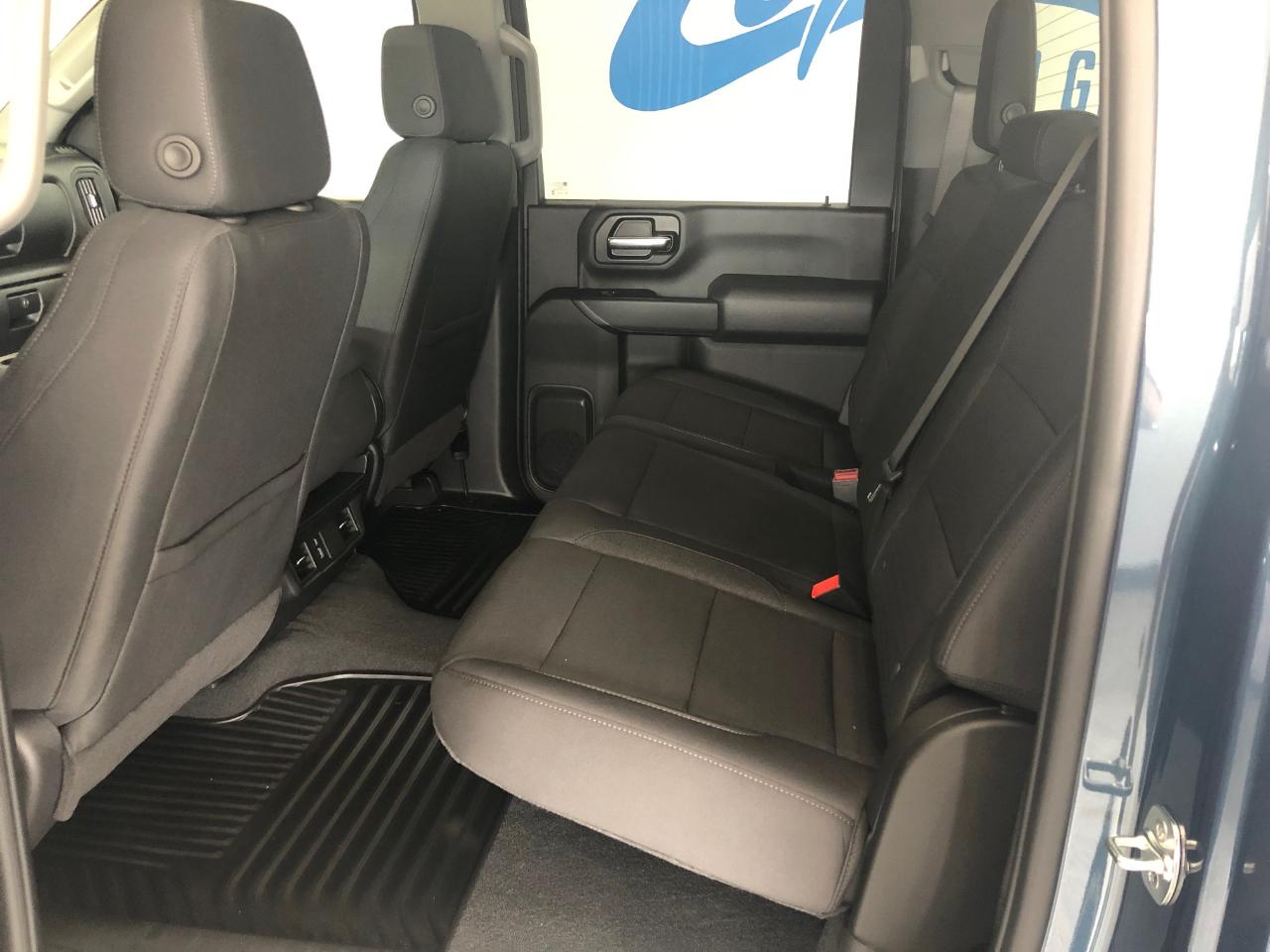 Chevrolet Silverado 2500HD 4WD Crew Cab 159" Custom 2026