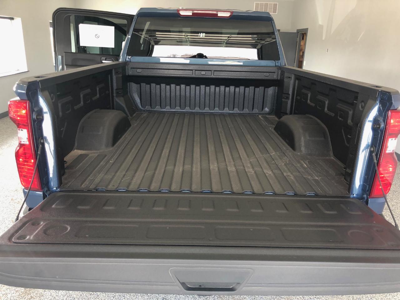 Chevrolet Silverado 2500HD 4WD Crew Cab 159" Custom 2026