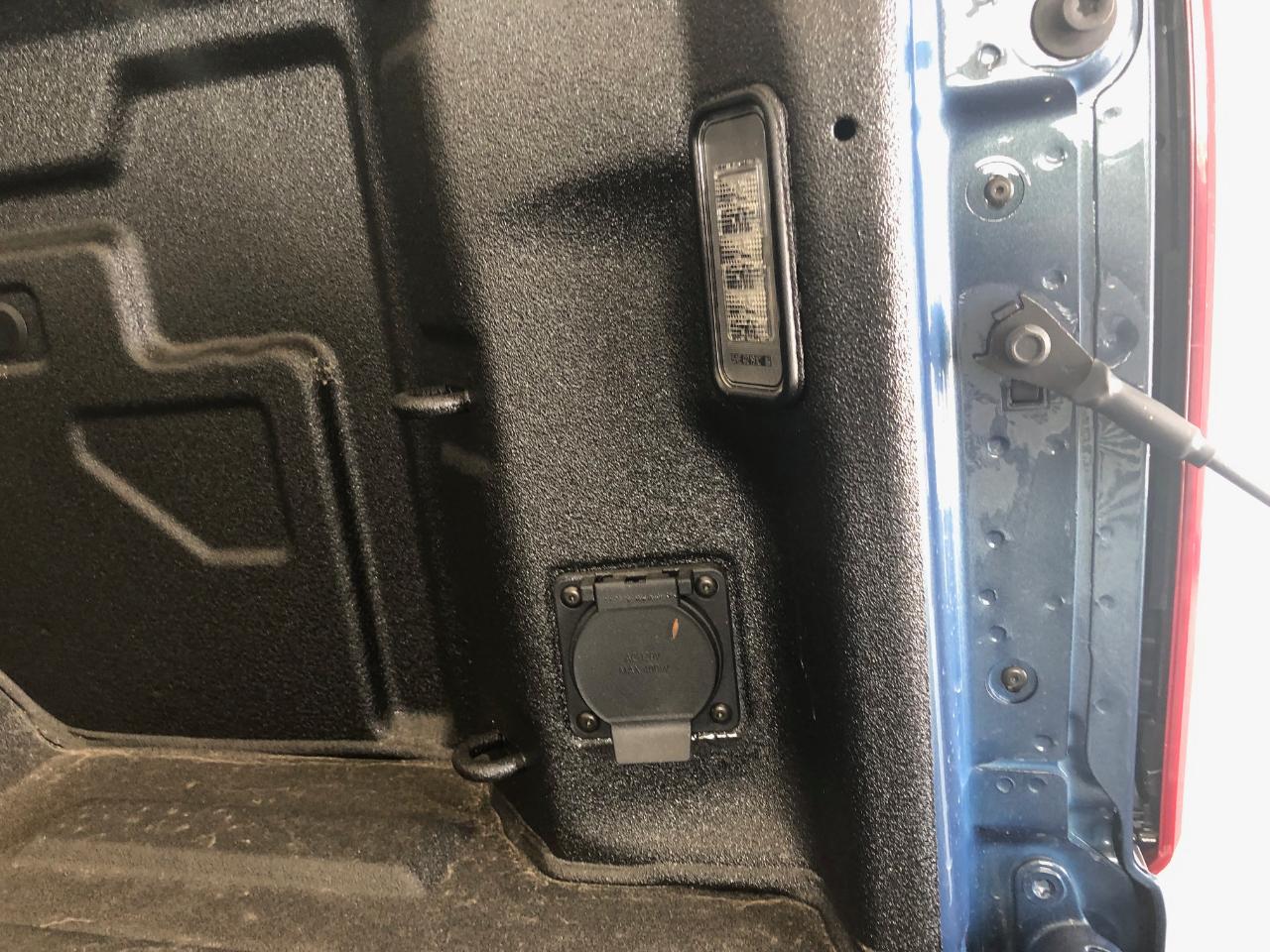 Chevrolet Silverado 2500HD 4WD Crew Cab 159" Custom 2026