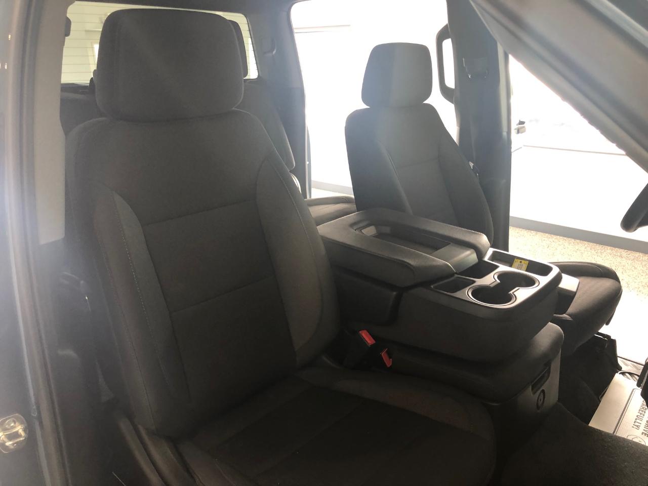 Chevrolet Silverado 2500HD 4WD Crew Cab 159" Custom 2026