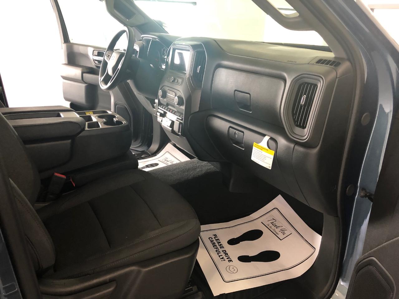 Chevrolet Silverado 2500HD 4WD Crew Cab 159" Custom 2026