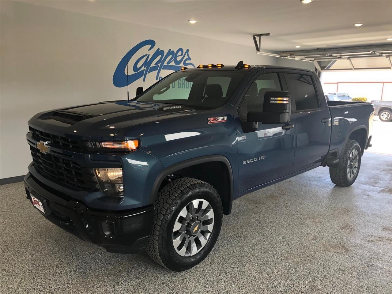 2026 Chevrolet Silverado 2500HD 4WD Crew Cab 159" Custom