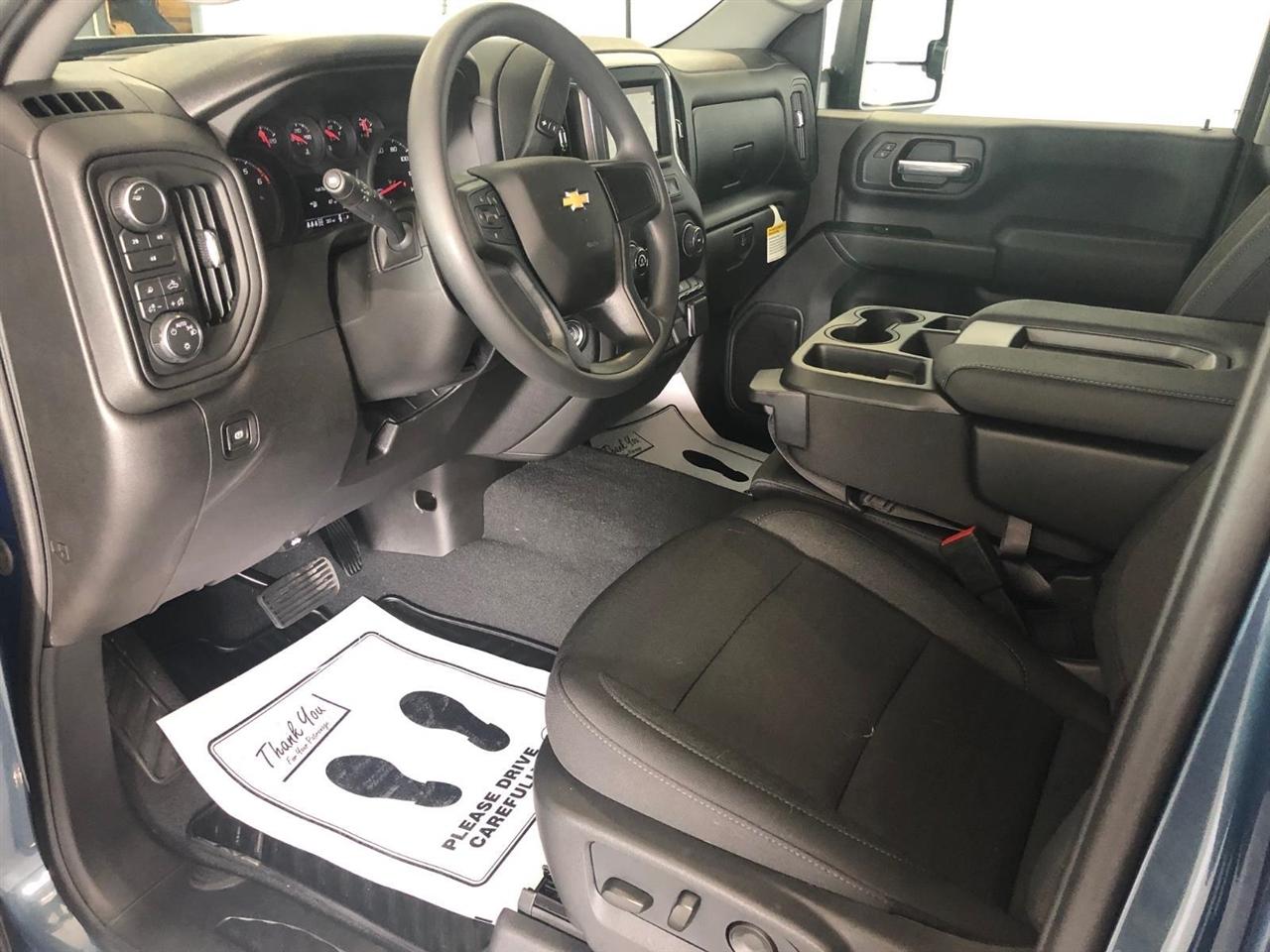 Chevrolet Silverado 2500HD 4WD Crew Cab 159" Custom 2026