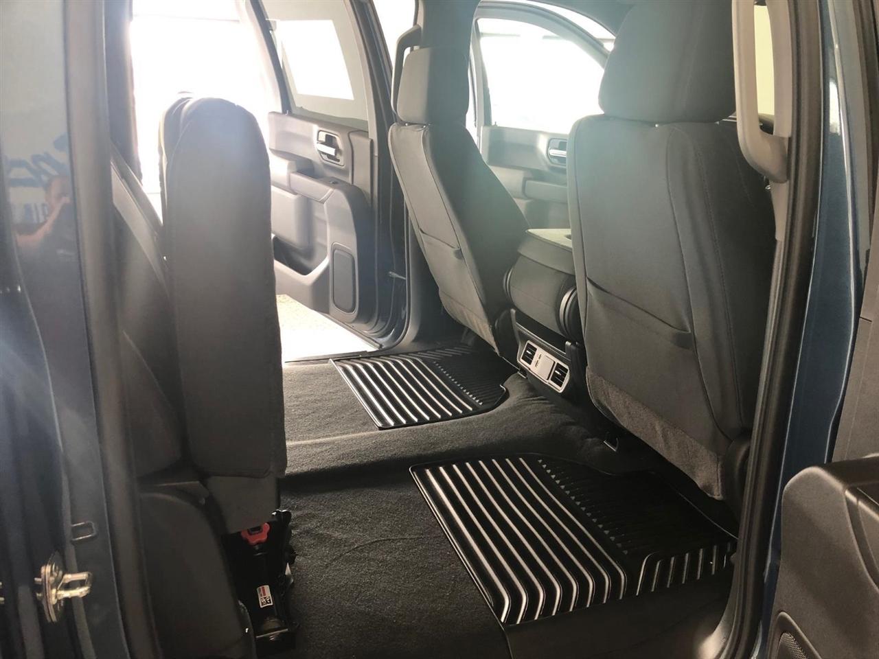 Chevrolet Silverado 2500HD 4WD Crew Cab 159" Custom 2026