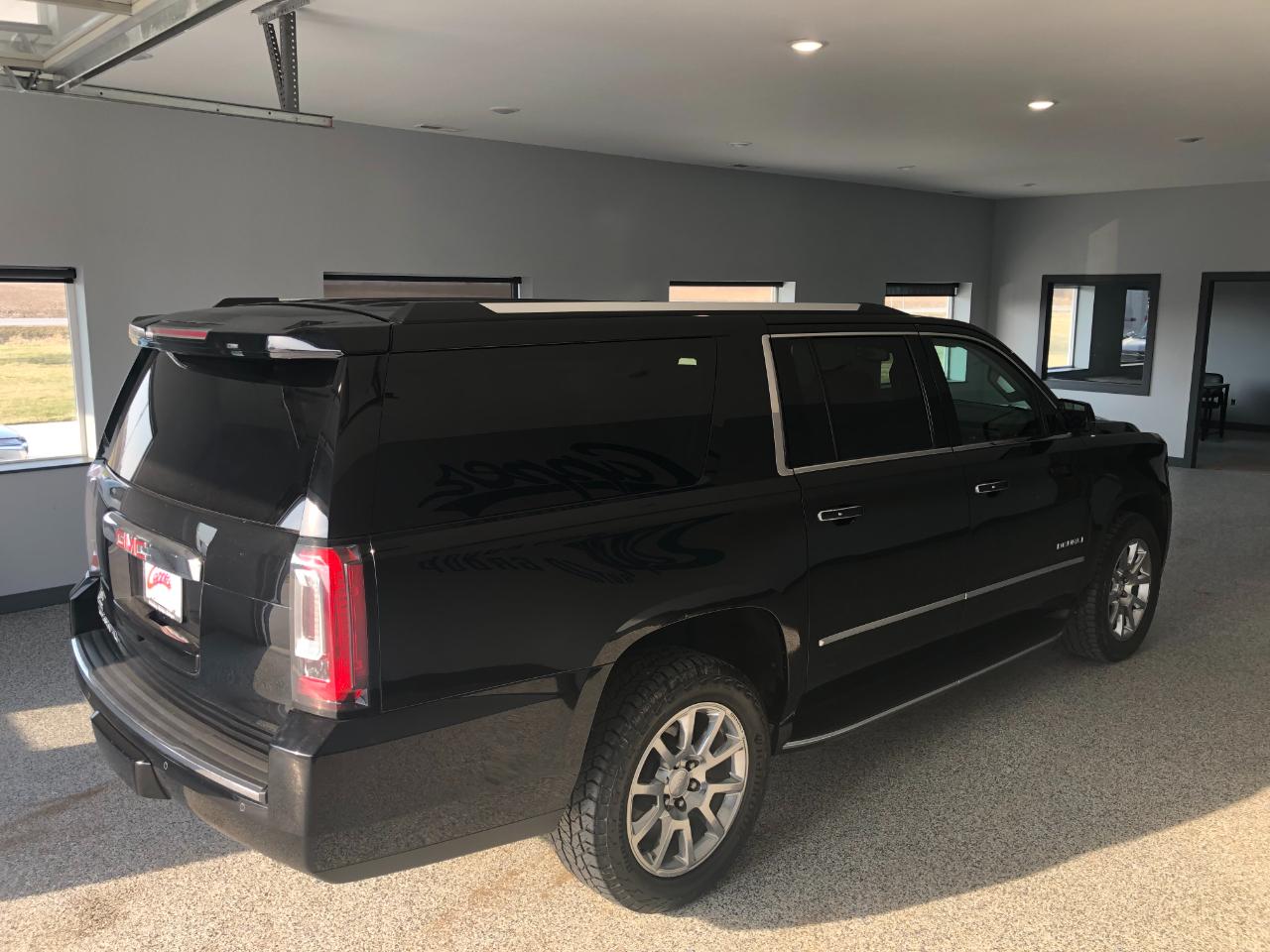 GMC Yukon XL 4WD 4dr Denali 2016