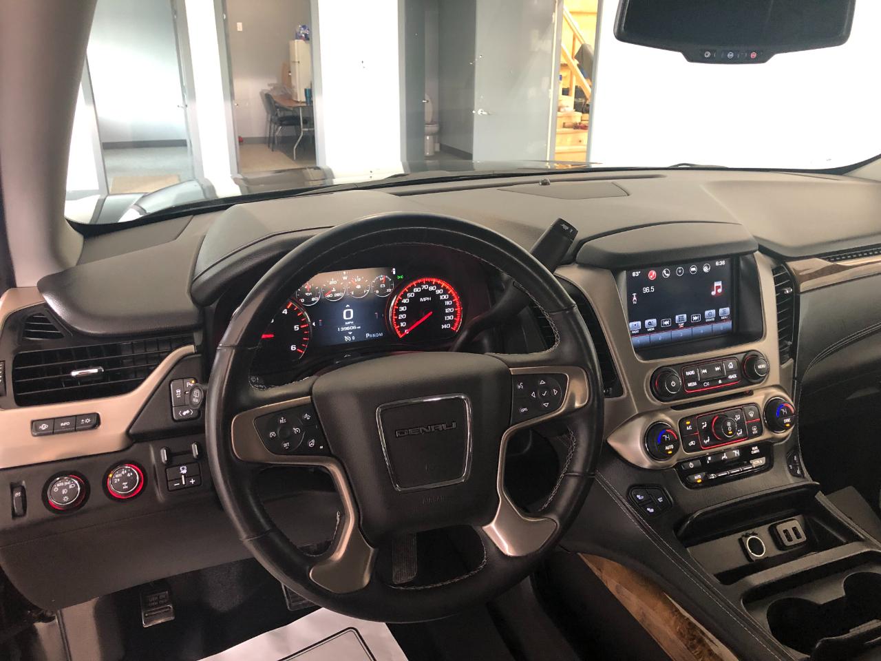 GMC Yukon XL 4WD 4dr Denali 2016