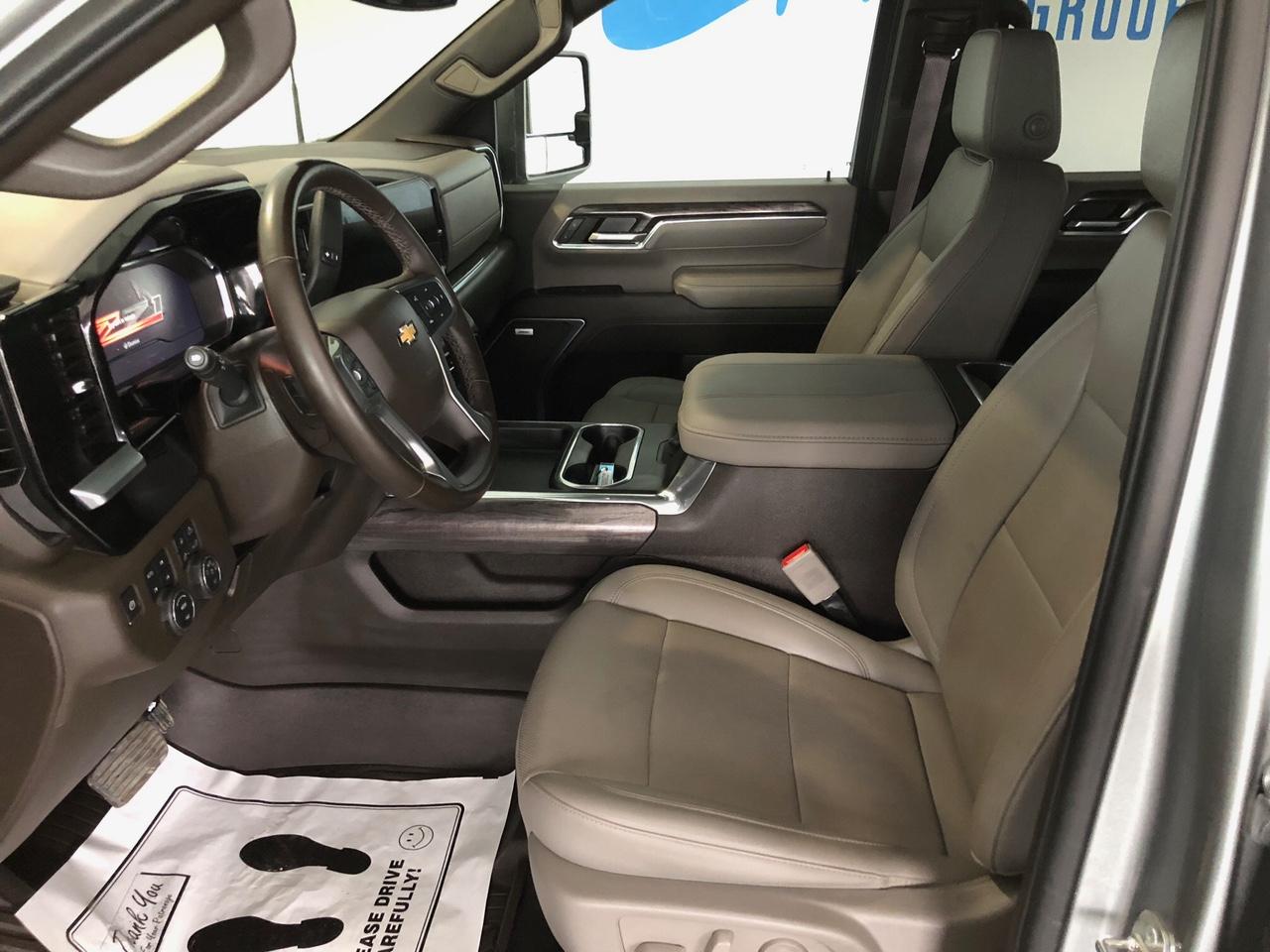 Chevrolet Silverado 2500HD 4WD Crew Cab 159" LTZ 2024