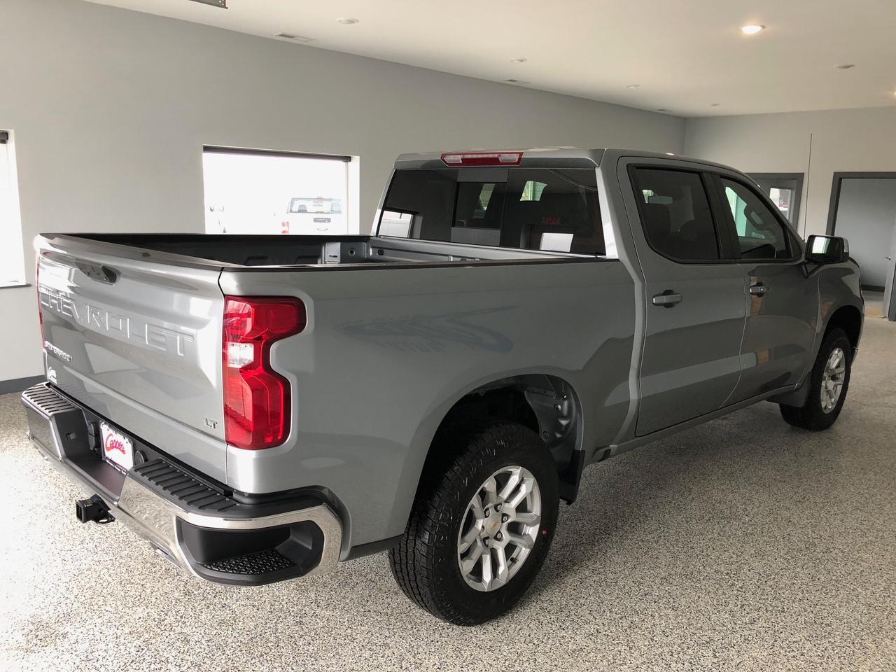 Chevrolet Silverado 1500 4WD Crew Cab 147" LT w/1LT 2026
