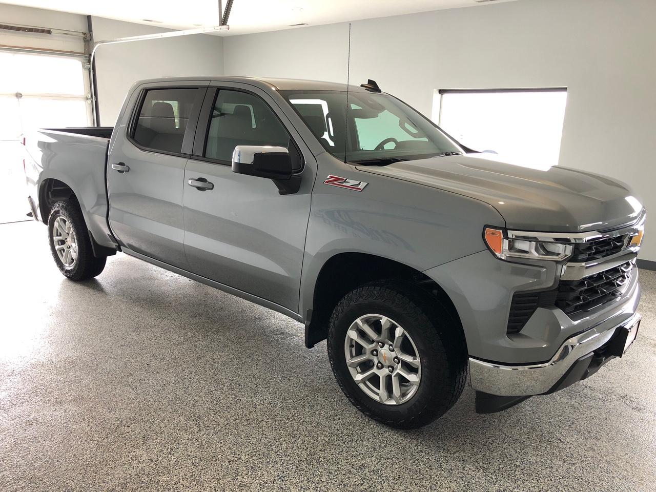 Chevrolet Silverado 1500 4WD Crew Cab 147" LT w/1LT 2026