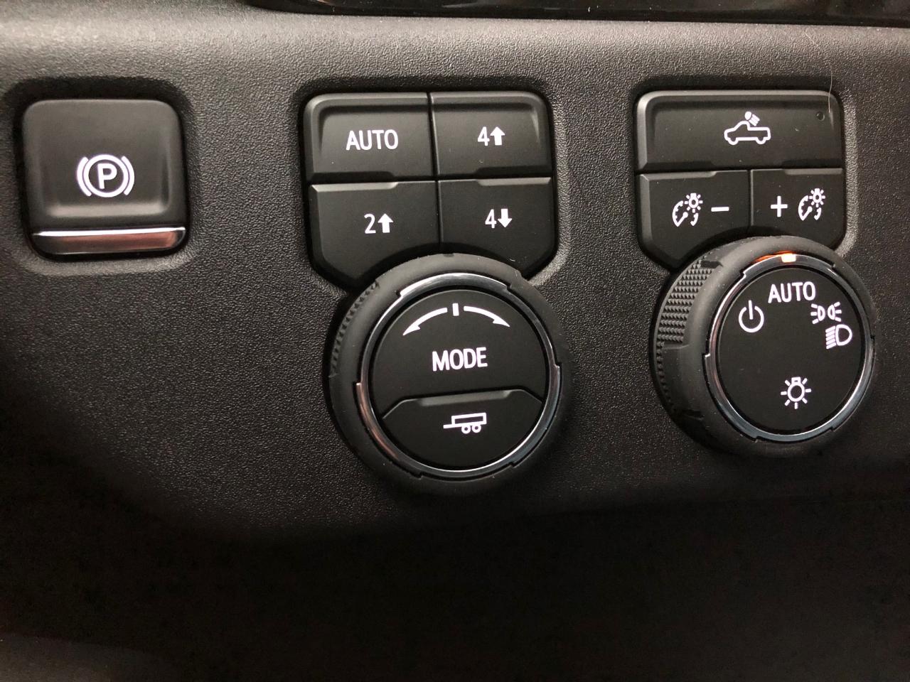 Chevrolet Silverado 1500 4WD Crew Cab 147" LT w/1LT 2026