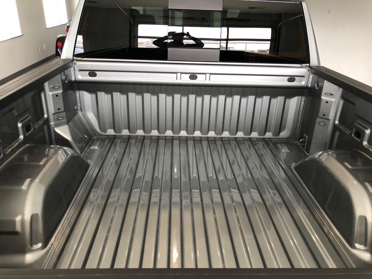 Chevrolet Silverado 1500 4WD Crew Cab 147" LT w/1LT 2026