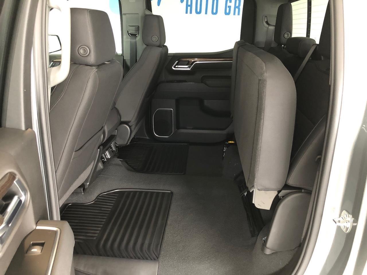 Chevrolet Silverado 1500 4WD Crew Cab 147" LT w/1LT 2026