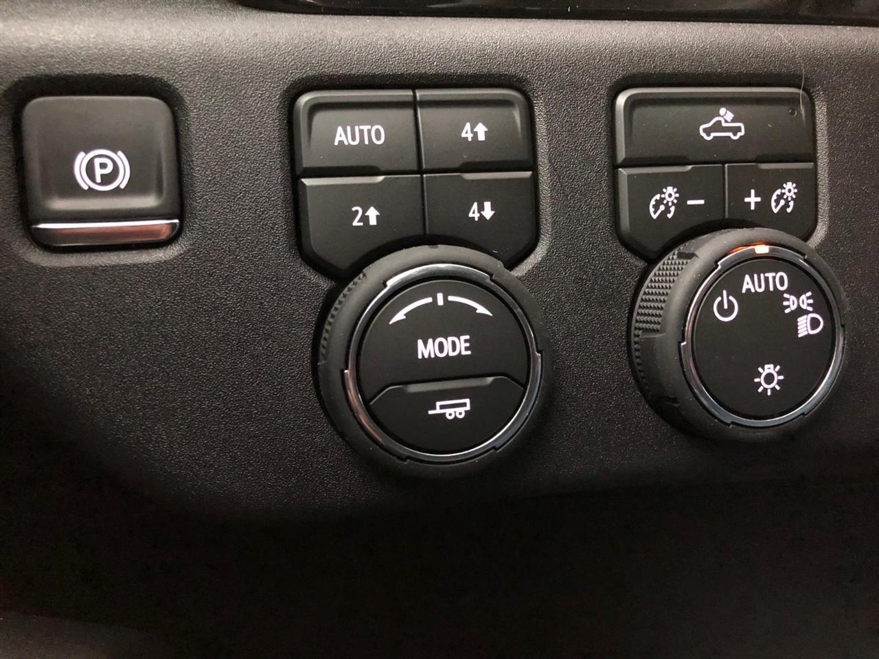 Chevrolet Silverado 1500 4WD Crew Cab 147" LT w/1LT 2026