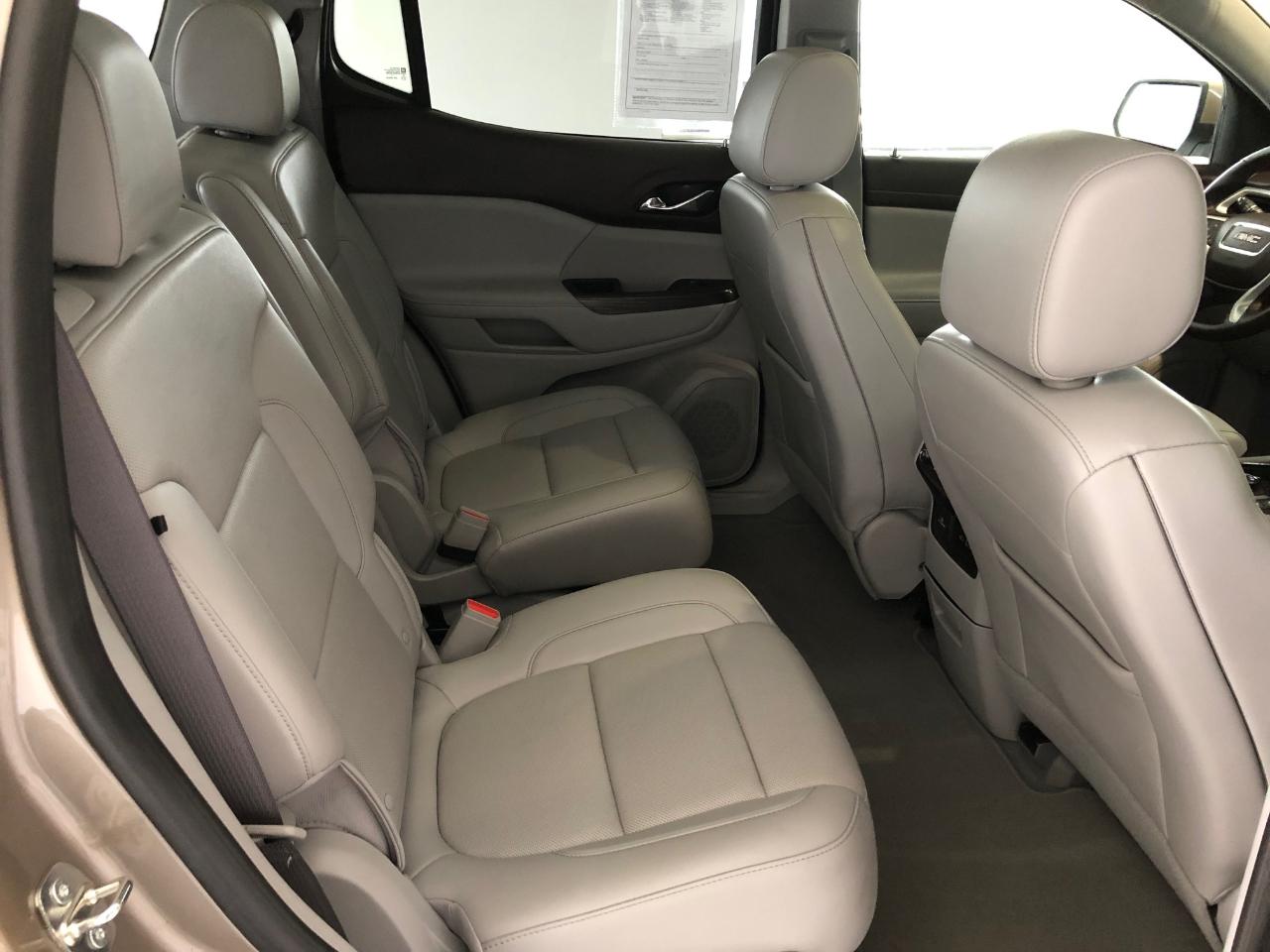 GMC Acadia AWD 4dr SLT 2023