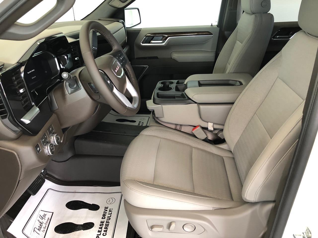 GMC Sierra 1500 4WD Crew Cab 147" SLE 2026