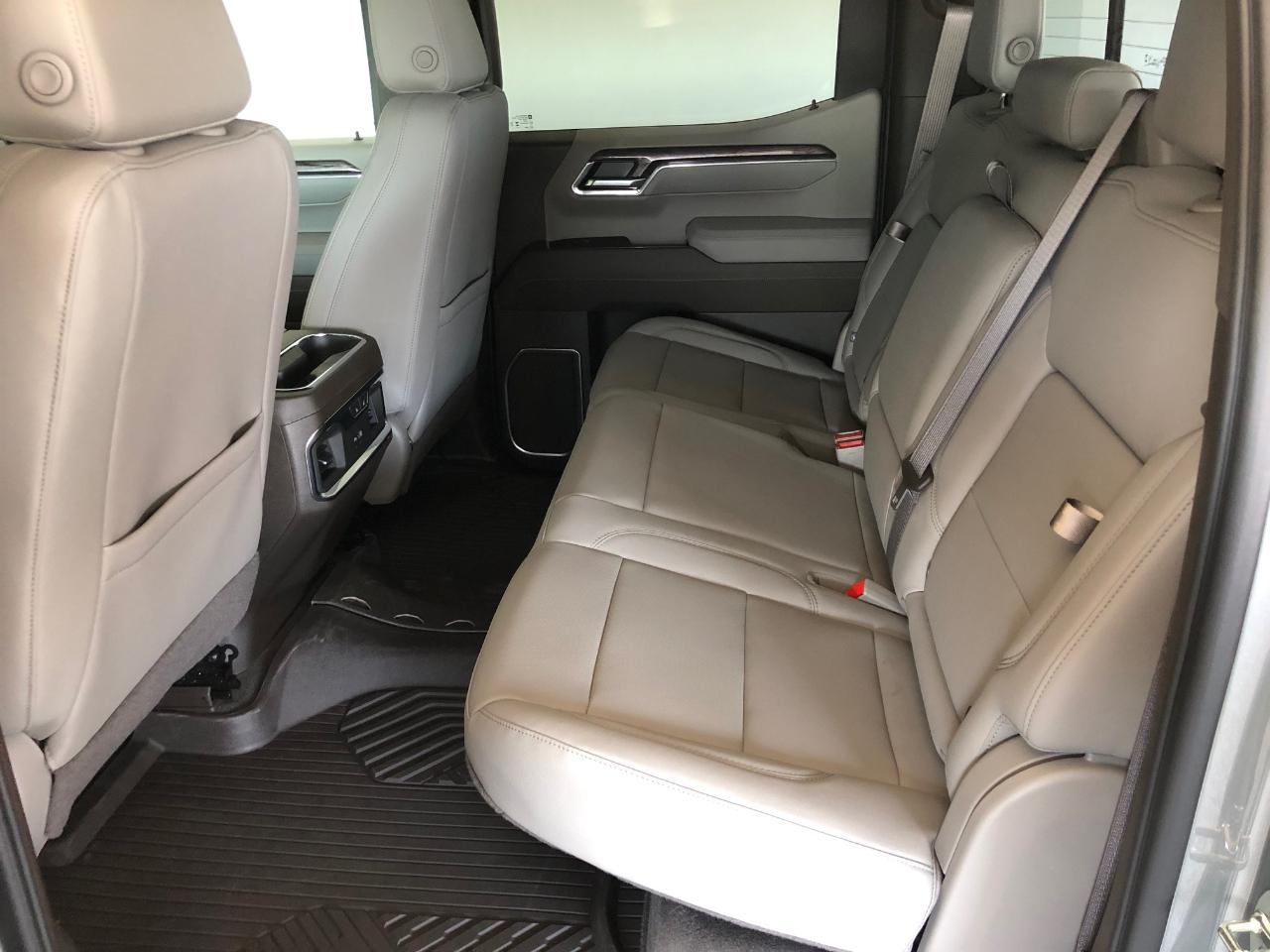 Chevrolet Silverado 1500 4WD Crew Cab 147" LTZ 2026